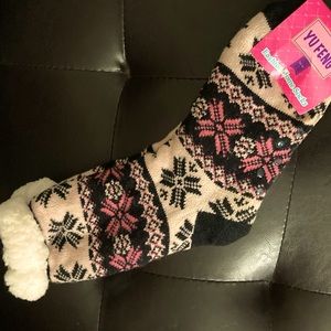 Sherpa Slipper Socks - Peach & Navy Snowflake Design - 2